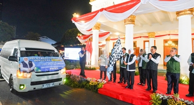 Gubernur Khofifah Lepas 62 Tim Yankes Bergerak, Siap Layani 860 Kasus Kesehatan di Pulau Kangean