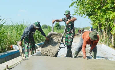 Satgas TMMD di Magetan Kebut Pengecoran Jalan