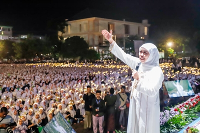 Gubernur Khofifah Hadiri Lirboyo Bersholawat, Jadikan Momentum Meneguhkan Peran Santri Mengawal Indonesia Menuju Peradaban Dunia