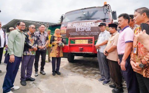 Gubernur Khofifah Lepas Ekspor 10 Ton Kopi Specialty dan Fine Robusta Java Ijen Raung ke Taiwan, Jadi Bukti Kualitas Kopi Jatim Mampu Bersaing di Pasar Global
