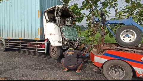 Satu Tewas dan Satu Luka dalam Tabrakan Tiga Kendaraan di Tol Ngawi-Solo