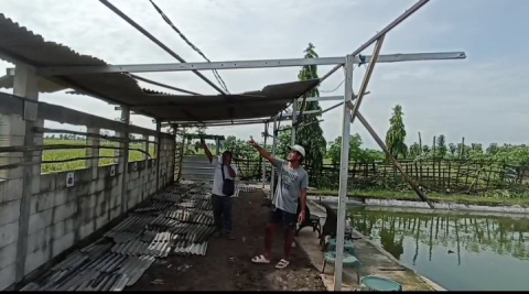 Diterjang Puting Beliung, 48 Lapak Pemancingan di Ngawi Rusak, Kerugian Ditaksir Rp50 Juta