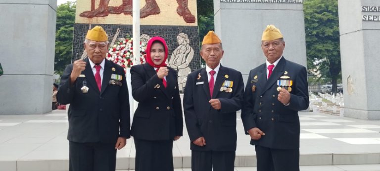 Wabup Sidoarjo Pimpin Upacara Hari Pahlawan, Apresiasi Mbah Ahmad Saksi Penyobekan Bendera di Hotel Yamato