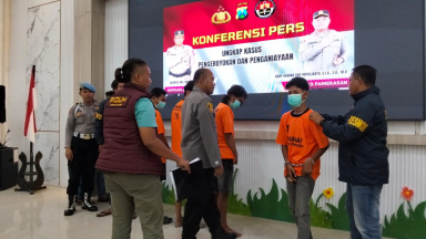 Kerja Cepat dan Sigap, Kurang Dari 24 Jam Polisi Amankan Pelaku Pembunuhan di Depan Masjid Agung Asy Syuhada Pamekasan