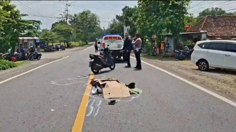 Gagal Menyalip, Pengendara Motor Tewas Terlindas Truk di Jalan Ngawi-Solo