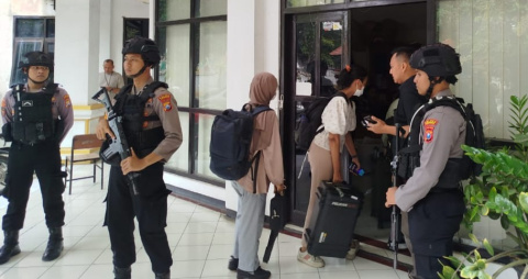 BREAKING NEWS: KPK Geledah Kantor Dinas Pariwisata Pemuda dan Olah Raga Ponorogo
