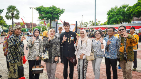 Bukti Perjuangan Dua Tahun, Batik Tenun Gedhog Tuban Resmi Kantongi Sertifikat Indikasi Geografis