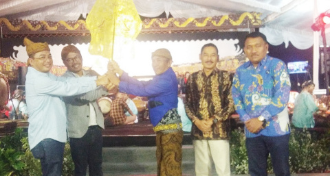 Ketua DPRD Magetan Ajak Warga Perkuat Rasa Kebangsaan Lewat Gelaran Wayang Kulit