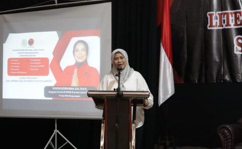 Wiwin Sumrambah Ajak Warga Jombang Bentengi Diri dari Gempuran Budaya Luar