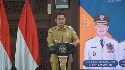 Bupati Lamongan, Dr. H. Yuhronur Efendi, MBA. M. Ek dalam kegiatan High Level Meeting (HLM) Tim Pengendalian Inflasi Daerah (TPID) di Pendopo Lokatantra. (Foto: Istimewa/Najib)