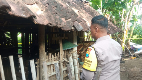 Sebulan Usai Suaminya Meninggal, Wanita Sukorejo Ponorogo Ditemukan Gantung Diri di Kandang Kambing