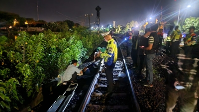 Polsek Lamongan Kota Evakuasi Temuan Jenazah di Pinggir Rel KA, Proses Penyelidikan Berlanjut
