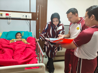 Mak Mimik Menyapa Pasien, Apresiasi Pelayanan RS Pusdik Sabhara Porong