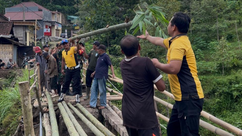 Polres Ponorogo Bangun Jembatan Darurat, Pulihkan Jalur Vital Wagir Lor-Wates