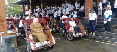 Presiden Prabowo Subianto Serahkan 200 Becak Listrik di Ponorogo untuk Tingkatkan Kesejahteraan