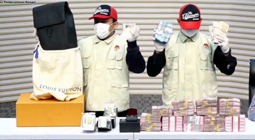 KPK Sita Aset Rp40,5 Miliar hingga Emas 5,3 Kg dari Pejabat Bea Cukai