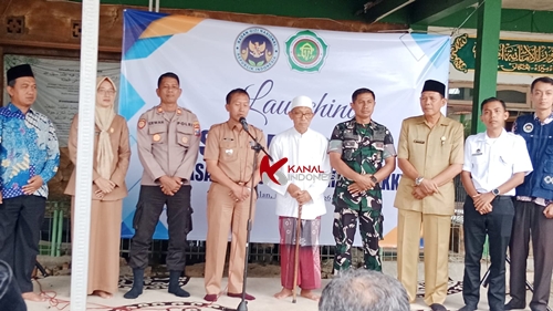 Petugas Dapur SPPG Desa Pamorah Tragah Bangkalan, Siapkan Menu MBG Begadang Sejak Dini Hari