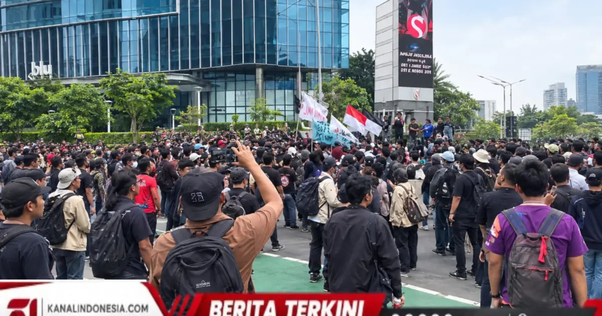 BEM UI Gelar Aksi 28 Oktober di Sudirman, Polisi Hadang Massa aksi di Depan Gedung UOB